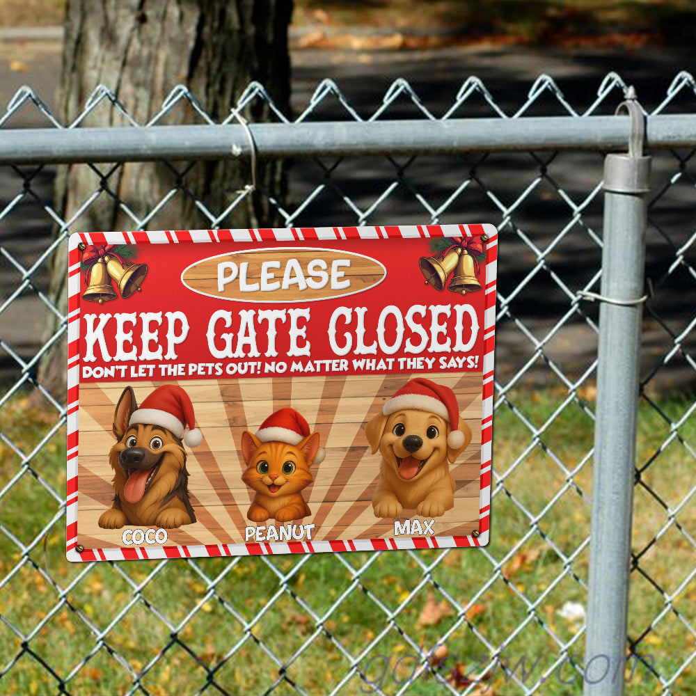 Personalized Christmas Metal Sign – “Please Keep Gate Closed” – Custom Dog Gate Warning Sign with Pet Names